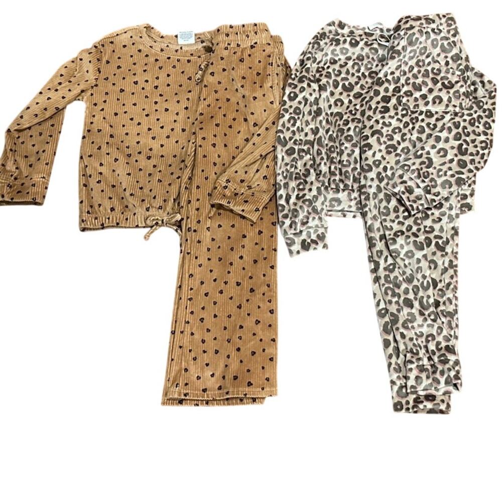 2 Girls Velour Track Suits matching sets animal print 6-7